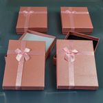 estojo-perolado-colar-rosa